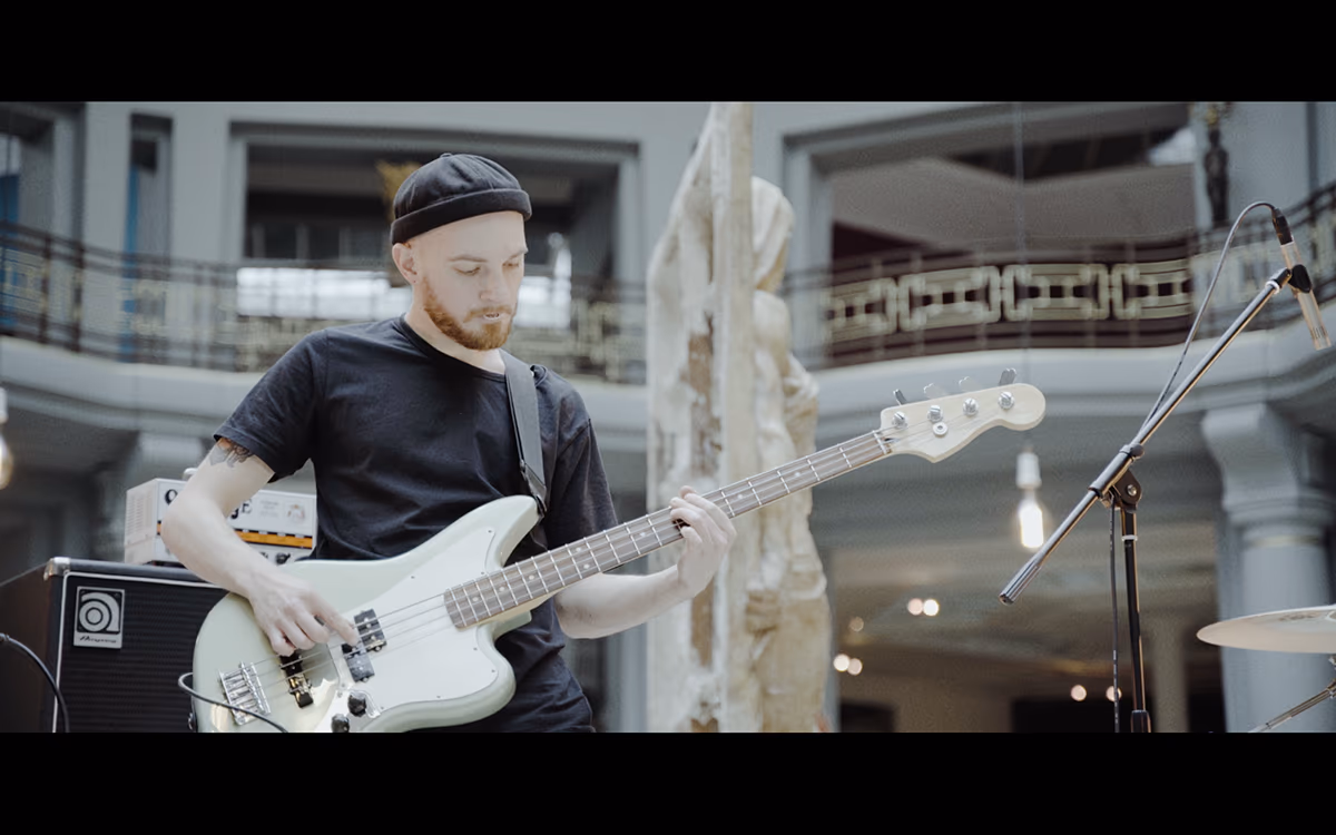 Endless Dive — Blurred (Live Session) — image 1 sur 15