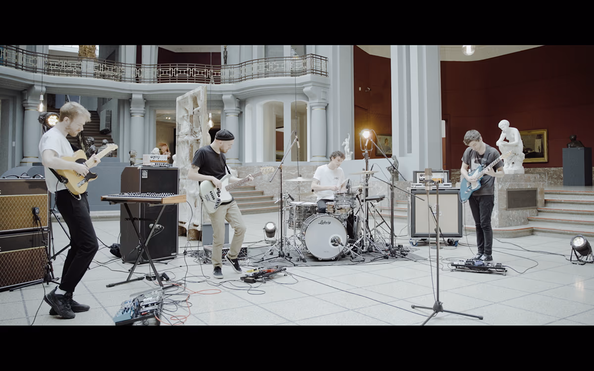 Endless Dive — Blurred (Live Session) — image 2 sur 15