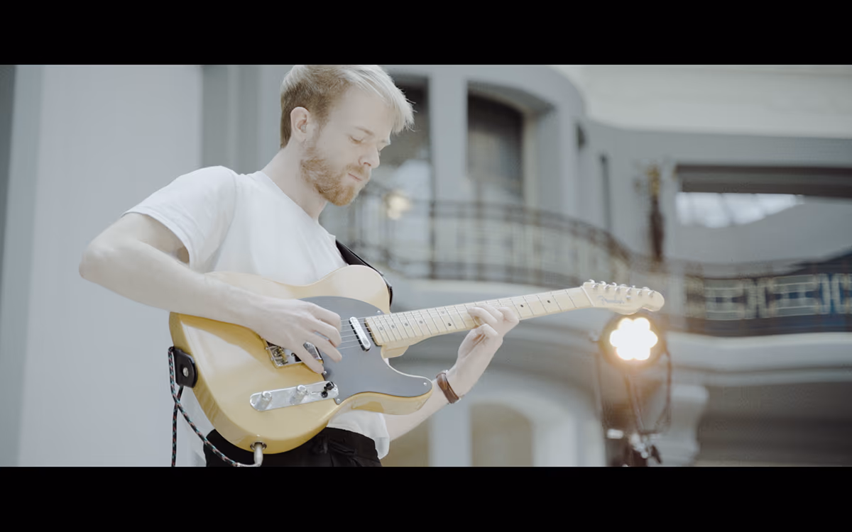 Endless Dive — Blurred (Live Session) — image 6 sur 15