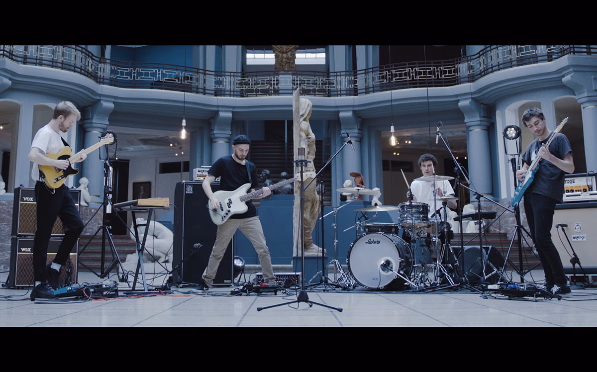 Endless Dive — Blurred (Live Session) — image 13 sur 15