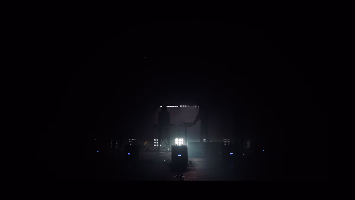 Ultra Sunn (At About It) — Live Session — image 6 sur 23