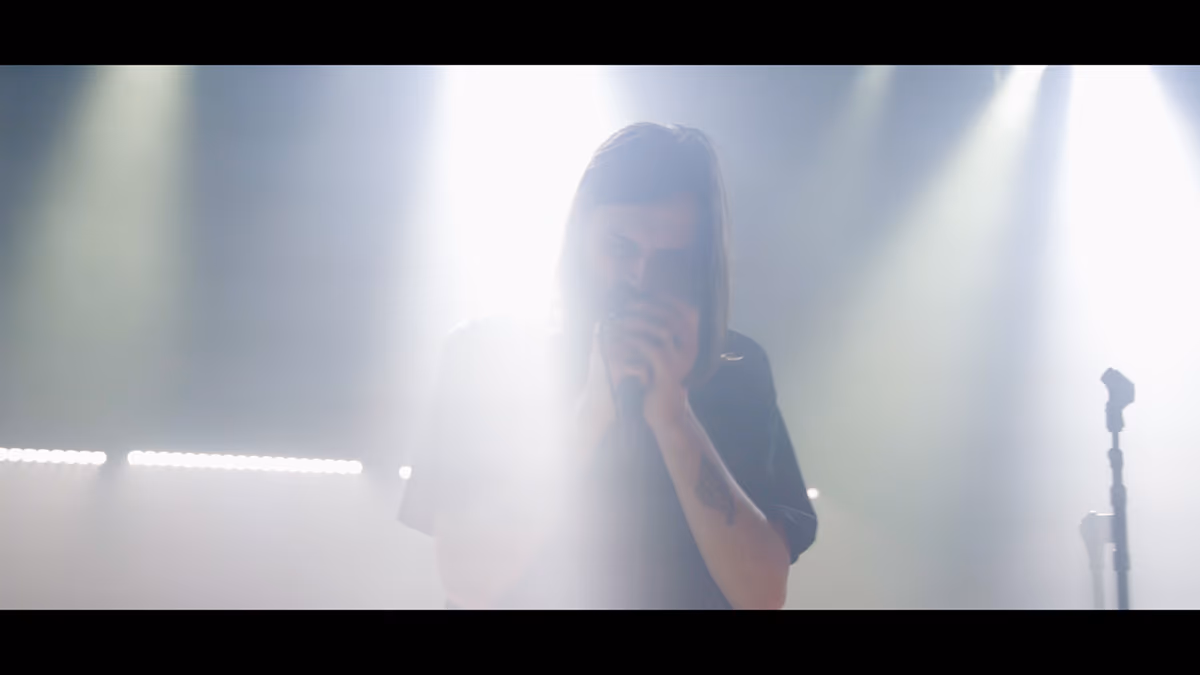 Ultra Sunn (At About It) — Live Session — image 8 sur 23